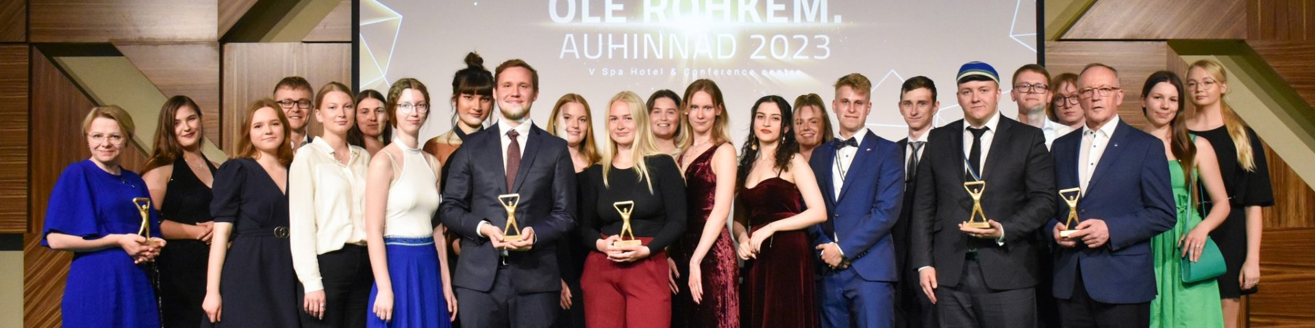 Tartu tudengiorganisatsioonide koostöövõrgustik nagu OLE ROHKEM andis Bioteaduste Üliõpilaste Seltsile auhinna „2023 Aasta Tudengiorganisatsioon“